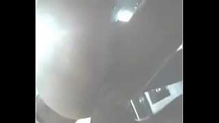 Novinha liberando o cuzinho