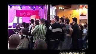 Bugi bugi dance show